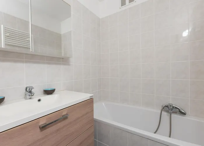 Lecomte - The Shoreline Beachview 106 *